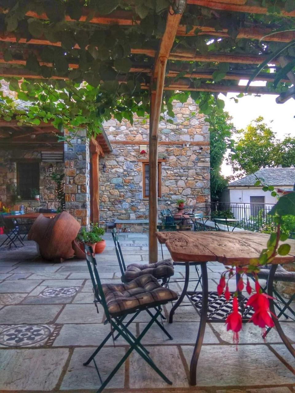 Sabouko Guest House Vizitsa Extérieur photo